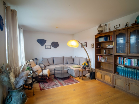 Wohnzimmer gemütlich eingerichtet