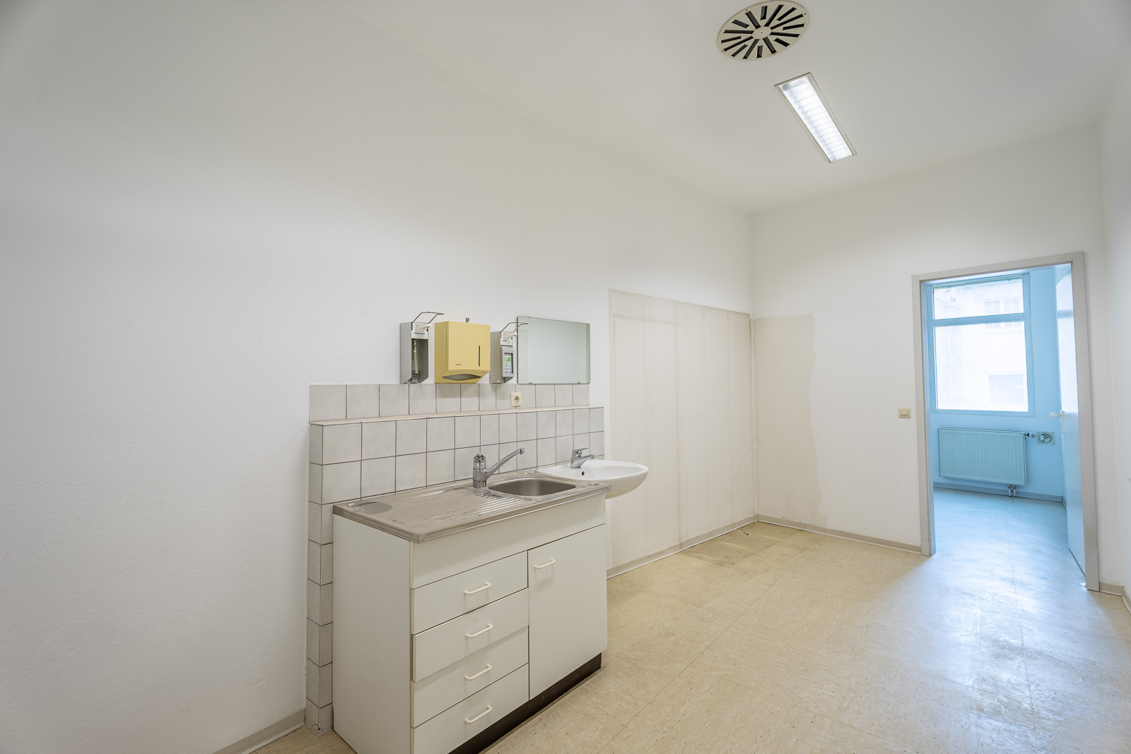 Kellereistraße 4, 73033 Göppingen, Büro, Personal
